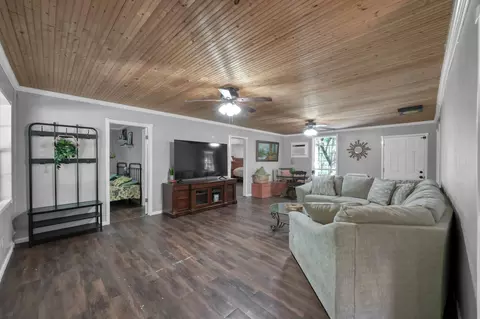 Living - 263 Travis Ln, Trinity, TX 75862 photo 1 of 2