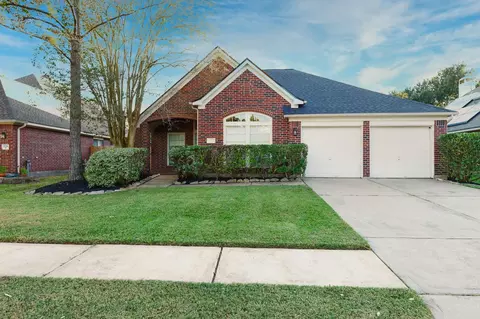 3722 Paigewood Dr, Pearland, TX 77584