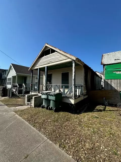 3406 N12, Galveston, TX 77550