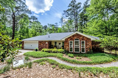 1900 Camellia Dr, Huntsville, TX 77340
