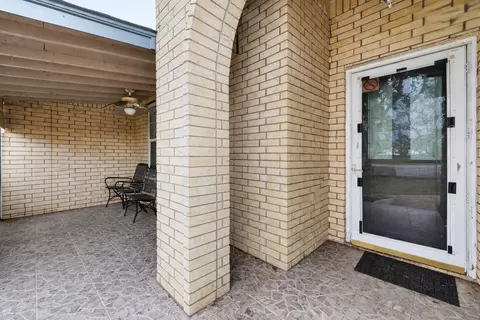 2719 Richmond St, Needville, TX 77461