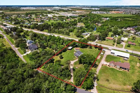 5123 Cotton Lake Rd, Cove, TX 77523