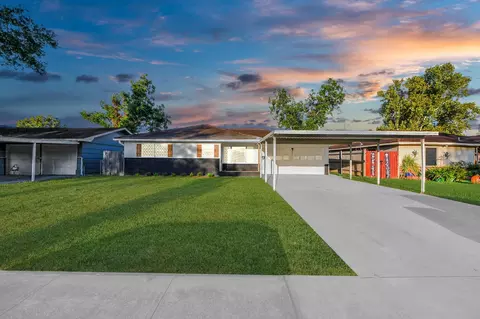1812 Locklaine Dr, Pasadena, TX 77502