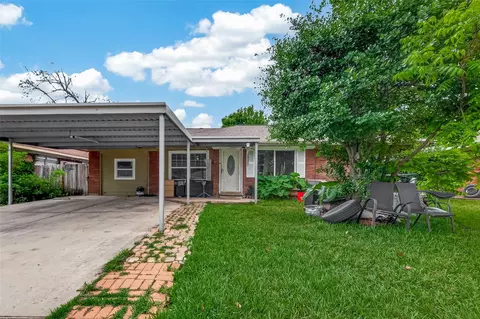 2111 Hickory Ln, Pasadena, TX 77502