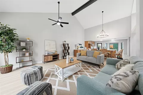 2026 Ashford Hollow Ln, Houston, TX 77077