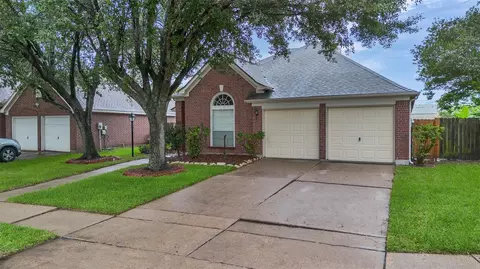 3906 Shadow Cove Dr, Houston, TX 77082