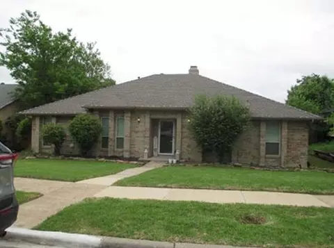 1722 Mayflower Dr, Carrollton, TX 75007