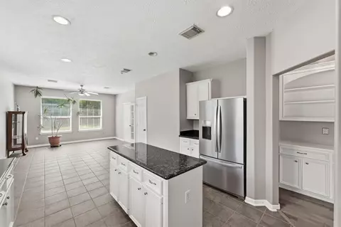 Kitchen - 3504 Oak Lndg, Conroe, TX 77304 photo 5 of 5
