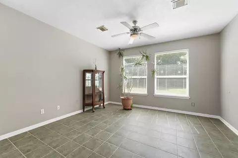 Living - 3504 Oak Lndg, Conroe, TX 77304 photo 3 of 3