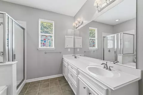 Bath - 3504 Oak Lndg, Conroe, TX 77304 photo 1 of 3
