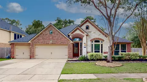 13702 Turn Point Ct, Houston, TX 77044