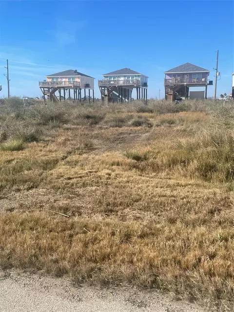 1119 Faggard S Slip, Gilchrist, TX 77617