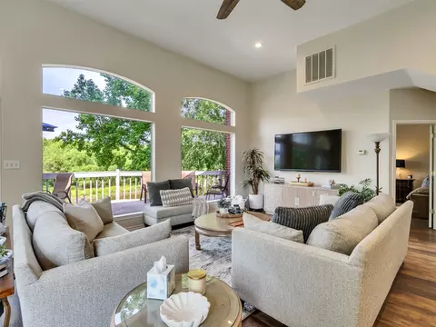 Living - 300 Coral Gables, Trinity, TX 75862 photo 2 of 3