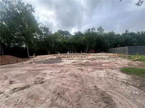 2121 Manning, Bryan, TX 77803 photo 5