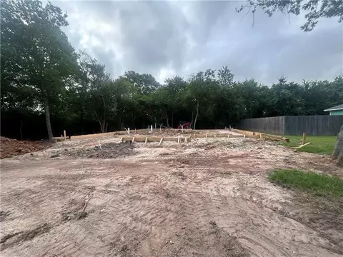 2121 Manning, Bryan, TX 77803 photo 6