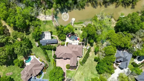18703 Palm Beach Blvd, Montgomery, TX 77356