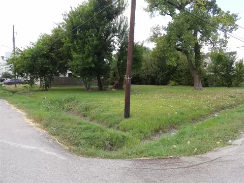 3734 Noah St, Houston, TX 77021
