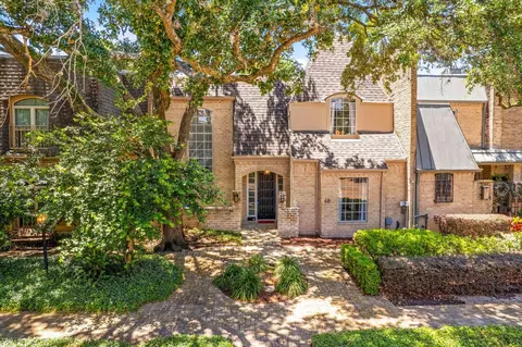 48 Bayou Pointe Dr, Houston, TX 77063