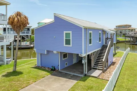 22127 Zapata Dr, Galveston, TX 77554