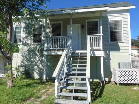 3712 Avenue O, Galveston, TX 77550