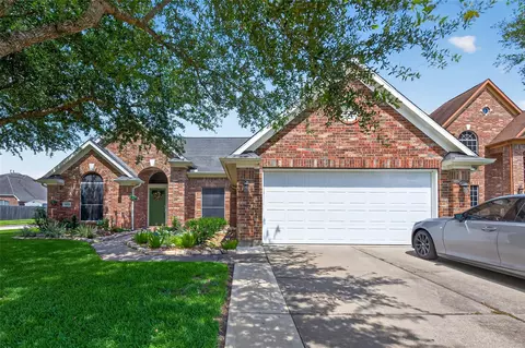 8014 Caribou Ct, Baytown, TX 77523