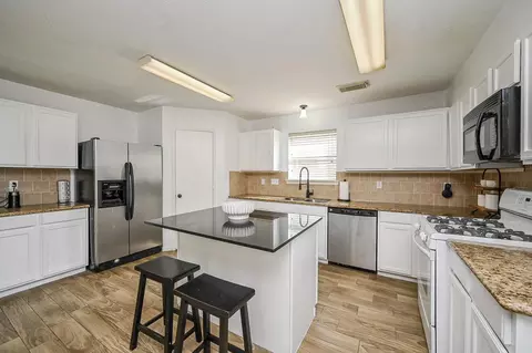 Kitchen - 2534 Halstead Dr, Spring, TX 77386 photo 3 of 4