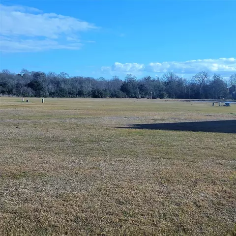 9035 Tumblewood Dr, Beach City, TX 77523