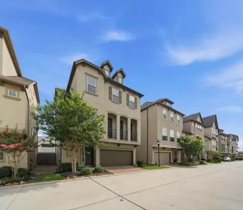 10616 Centre Shadows Dr, Houston, TX 77043