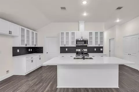 11919 Prosperity Point Dr, Houston, TX 77048