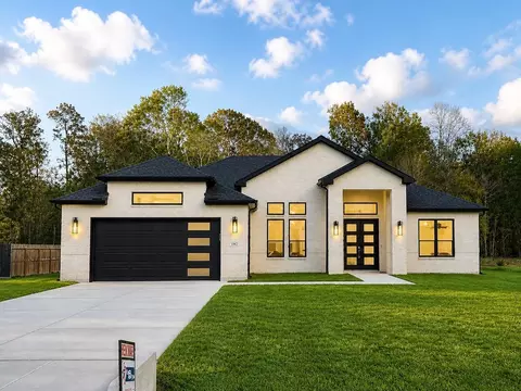1162 Spanish Dr, Dayton, TX 77535