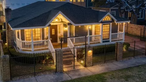 216 W 9th St, Houston, TX 77007