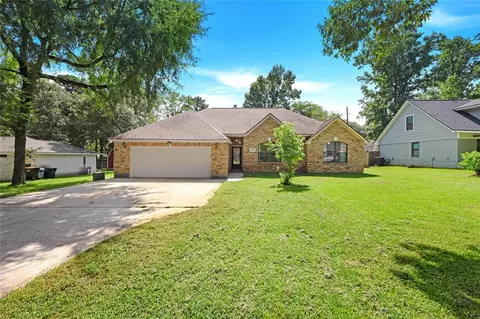 2009 Coe Rd, Pinehurst, TX 77362 photo 1