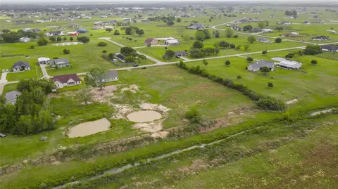 913 Buffalo Trl, Angleton, TX 77516 photo 6