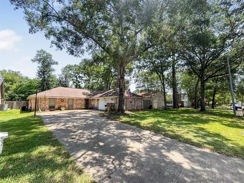 10330 Sweetwood Dr, Houston, TX 77070