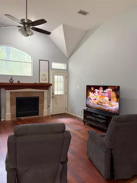 Living - 19 Lyreleaf Pl, Spring, TX 77382 photo 1 of 2