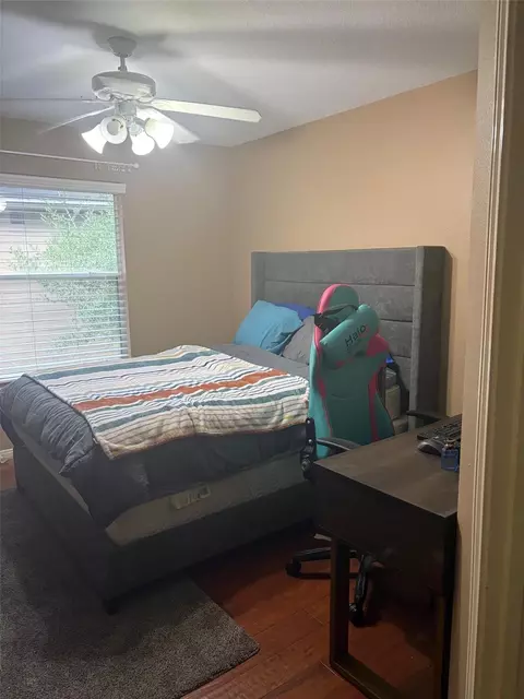 Bedroom - 19 Lyreleaf Pl, Spring, TX 77382 photo 4 of 5