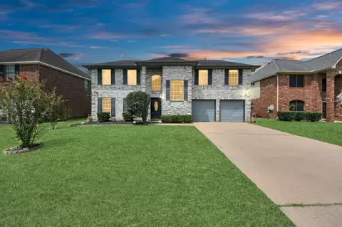 3840 Clover Dr, Alvin, TX 77511
