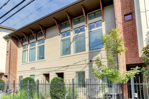 2825 Pease St, Houston, TX 77003