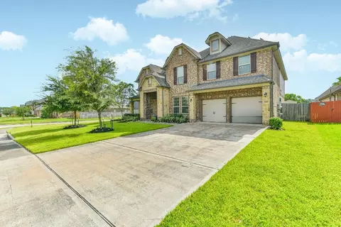 2811 Afton Dr, Pearland, TX 77581