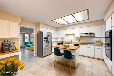 2601 S Broadway St #29, La Porte, TX 77571