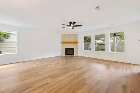 Living - 16966 Tableland Trl, Conroe, TX 77385 photo 3 of 4