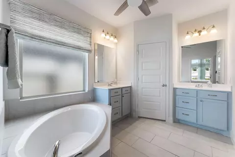Bath - 545 Cedar Harbor Ct, Conroe, TX 77304 photo 1 of 3