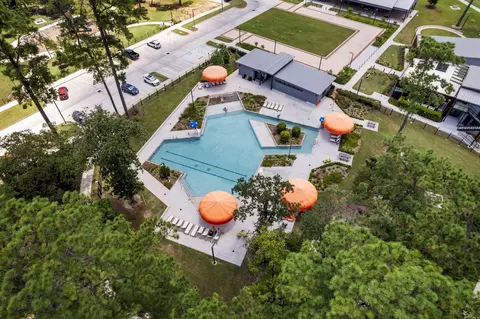 Exterior - 545 Cedar Harbor Ct, Conroe, TX 77304 photo 7 of 7