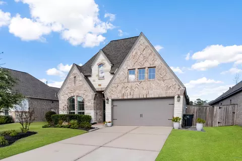 Exterior - 545 Cedar Harbor Ct, Conroe, TX 77304 photo 2 of 7