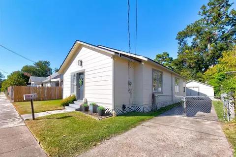 414 E Adoue St, Baytown, TX 77520