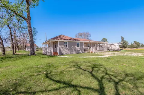 3006 County Road 204, Centerville, TX 75833