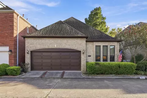 9507 Bayou Brook St, Houston, TX 77063