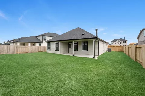 Exterior - 3110 Spitfire Dr, Rosenberg, TX 77471 photo 3 of 6