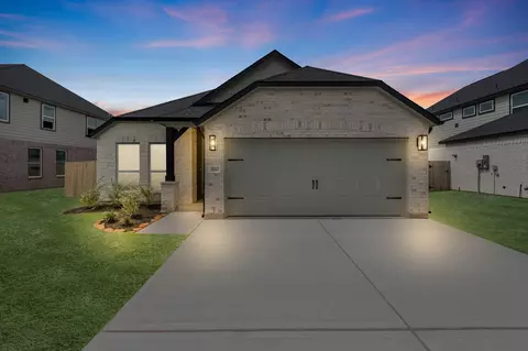 3110 Spitfire Dr, Rosenberg, TX 77471