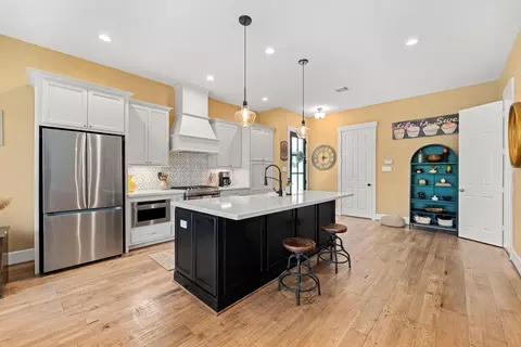 Kitchen - 74 Dobbs View Ln, Spring, TX 77389 photo 2 of 6